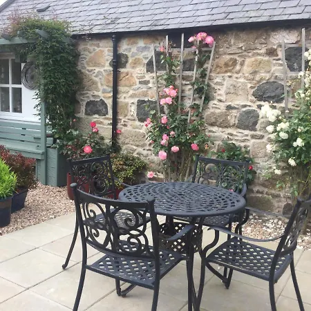 The Den Villa Stuartfield Exterior photo
